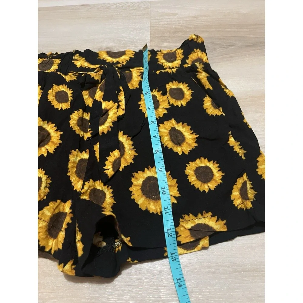 Rue 21 Shorts Floral‎ Print Women's Size Small Sunflower Black Drawstring